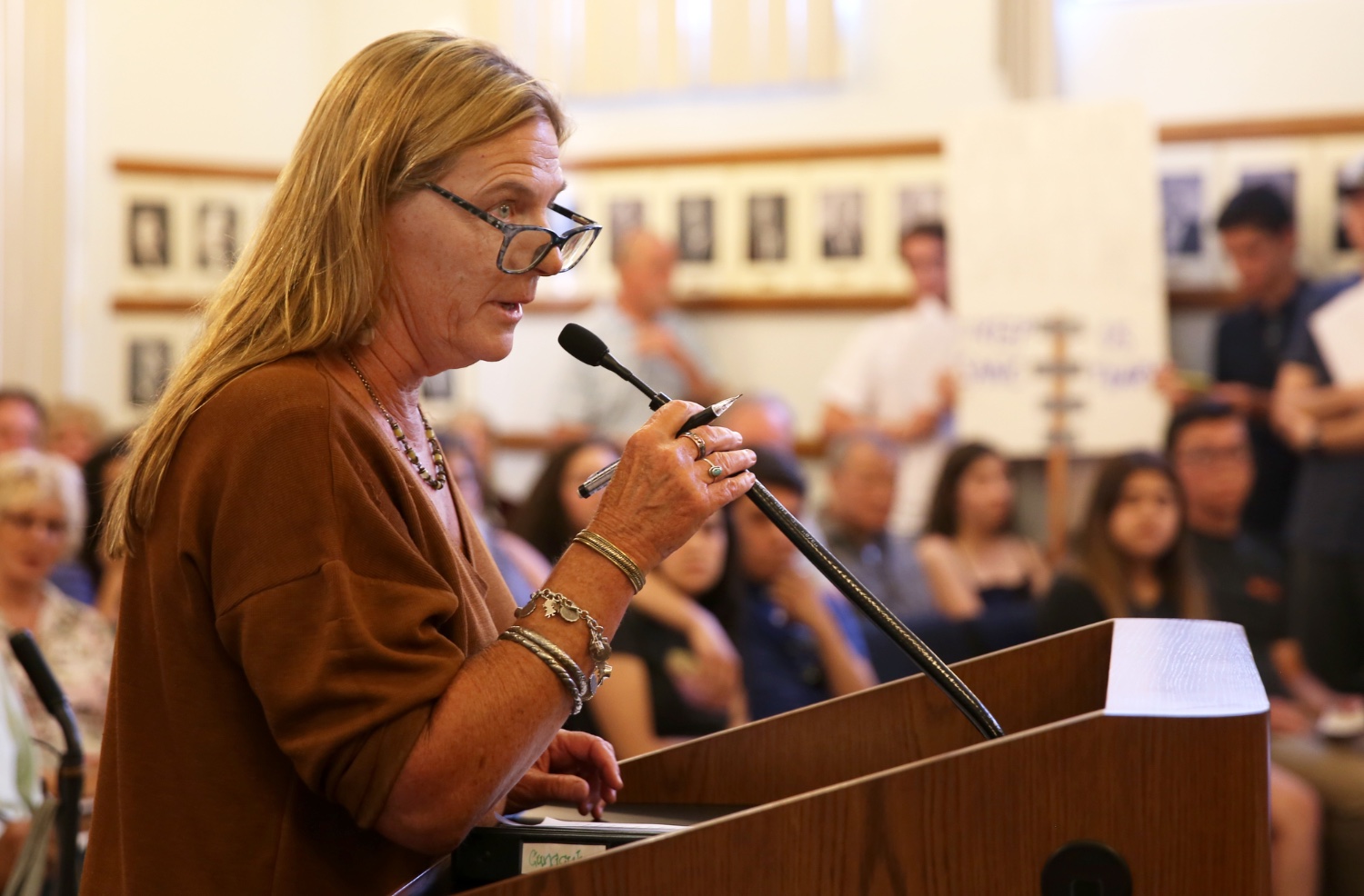 Teri speaking at a public meeting